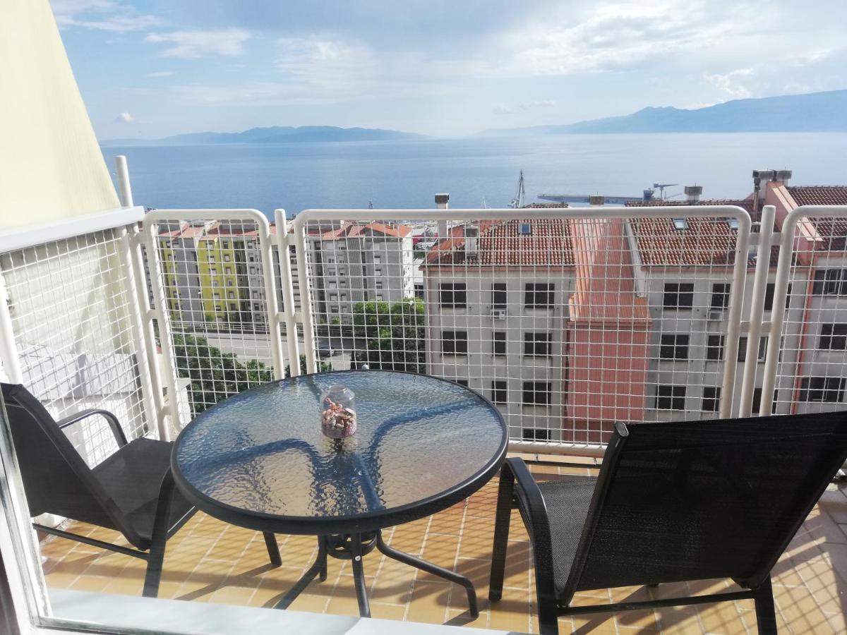 Apartman Rose Appartamento Fiume Esterno foto