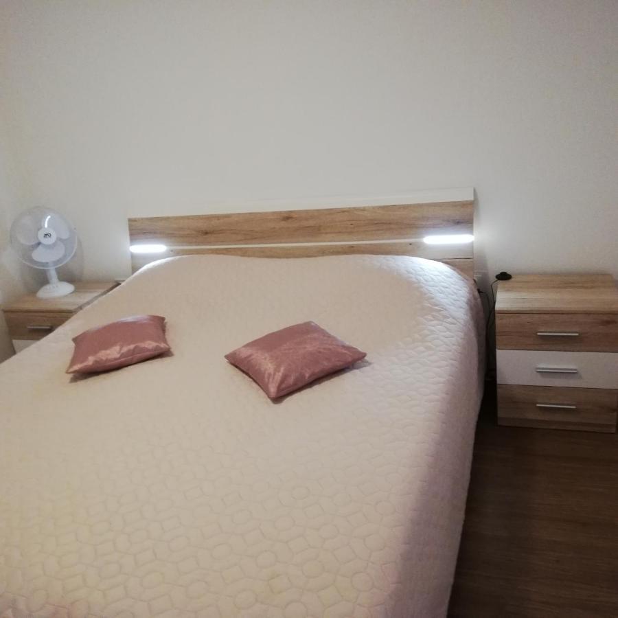 Apartman Rose Appartamento Fiume Esterno foto